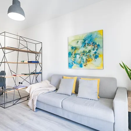 In The Heart Of Porta Venezia Apartment